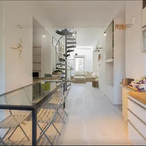 Design&terrazzo A 5 Min Dal Centro - Laura's House Appartamento Milano